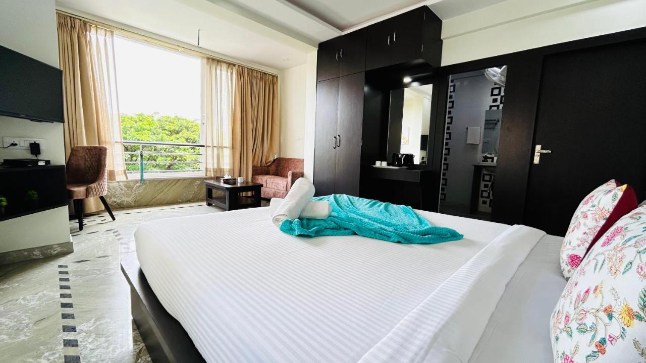 Bluo Lake View Newtown - Boutique Hotel コルカタ エクステリア 写真