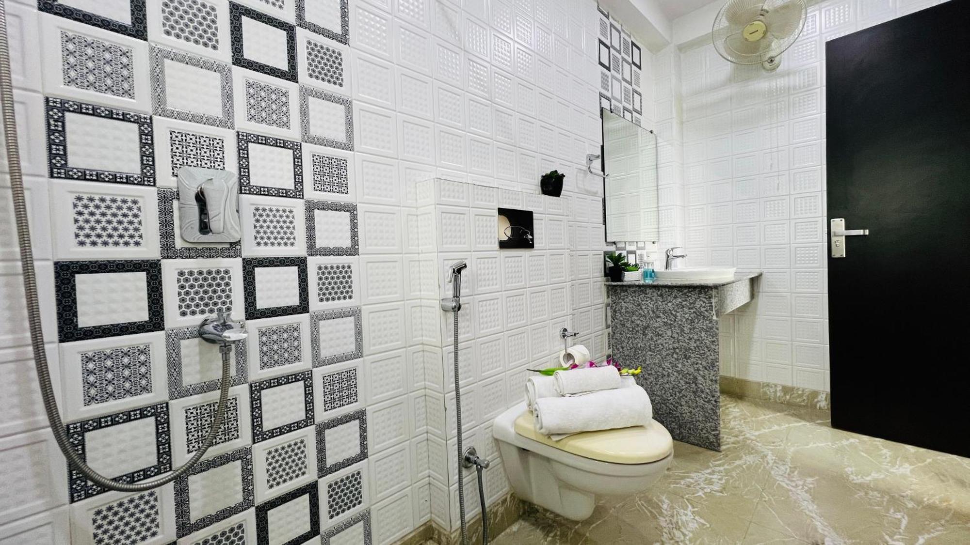 Bluo Lake View Newtown - Boutique Hotel コルカタ エクステリア 写真